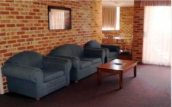 Lake Haven Motor Inn Gorokan Экстерьер фото