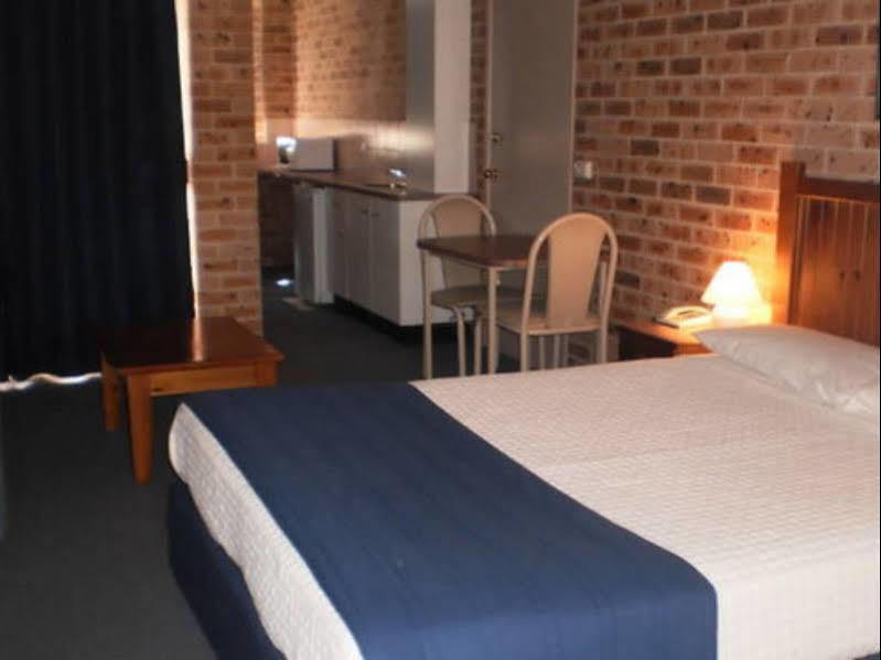 Lake Haven Motor Inn Gorokan Экстерьер фото